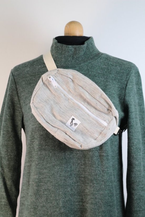 ĽADVINKA crossbody z odrezku šatky SESTRICE