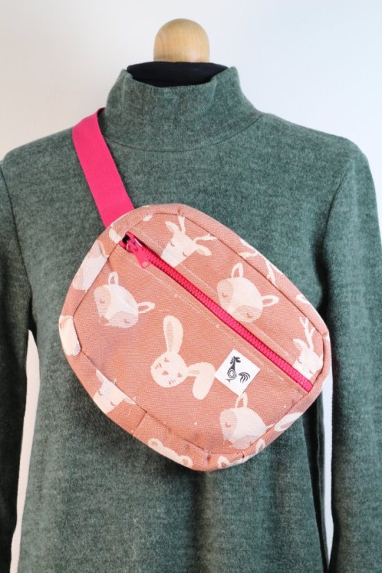 ĽADVINKA crossbody z odrezku šatky SESTRICE