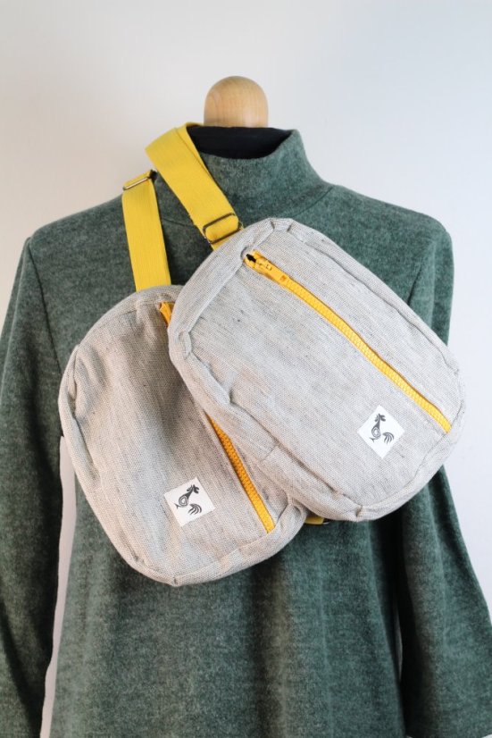ĽADVINKA crossbody z odrezku šatky SESTRICE