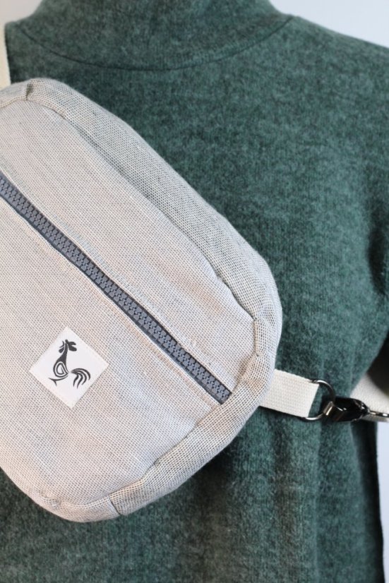 ĽADVINKA crossbody z odrezku šatky SESTRICE
