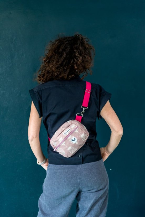 ĽADVINKA crossbody z odrezku šatky SESTRICE