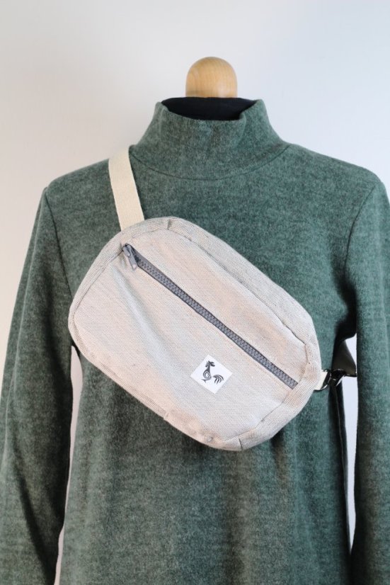 ĽADVINKA crossbody z odrezku šatky SESTRICE